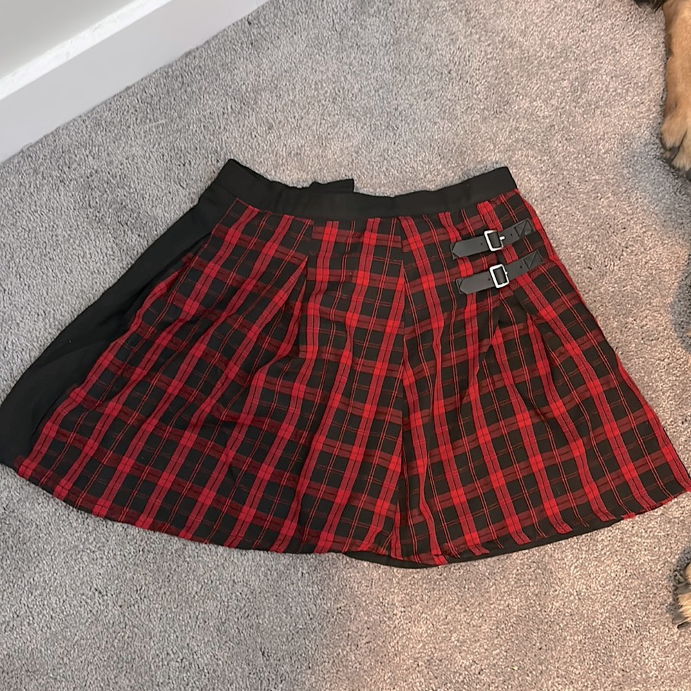 Never worn. Too small. Brand is hot topic and size large